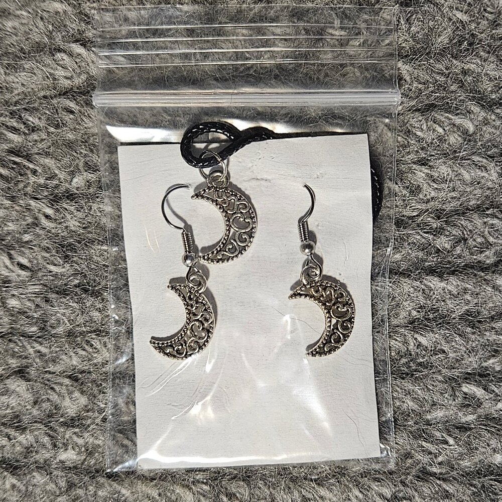 Filigree crescent moon, ~1.8 cm pendant and earrings set, new charms